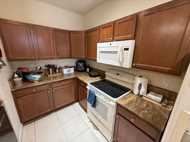 Building Photo - 9572 SW 169th Pl