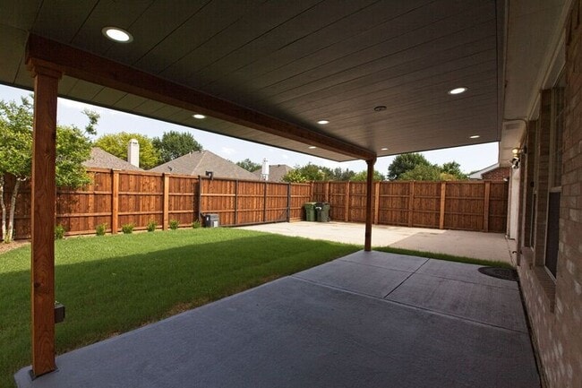 Building Photo - 9220 Norman Dr