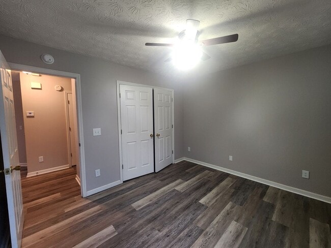 Building Photo - 6523 Fairfax Way