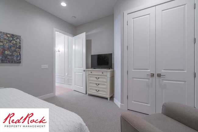 Building Photo - 2 Bedroom Fully Furnished Home In Sun River Community for 55 years and older with a firm 6 Month ...