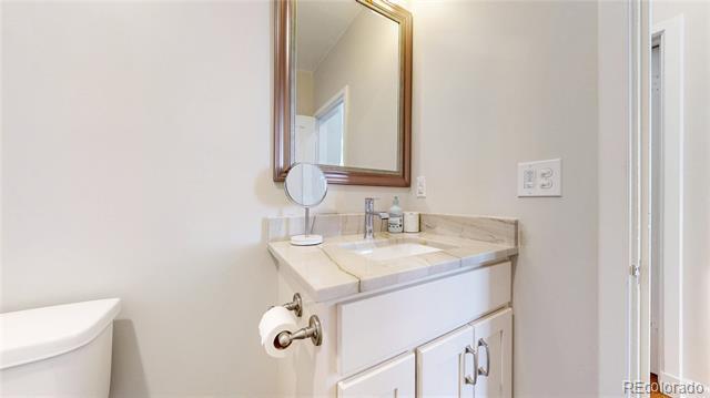 Building Photo - 1325 Dahlia St