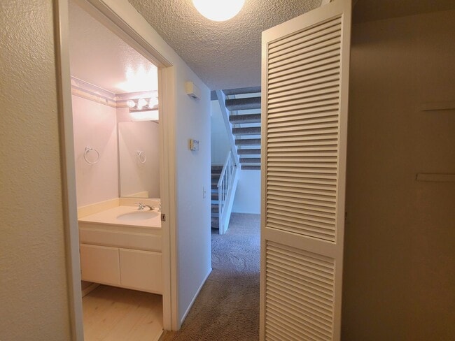 Building Photo - Nice 2-Story 3-Bedroom Condo in Loma Linda!