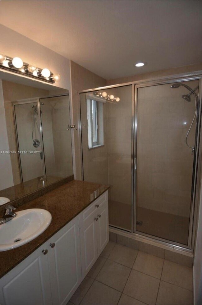 Building Photo - 324 NE 3rd St