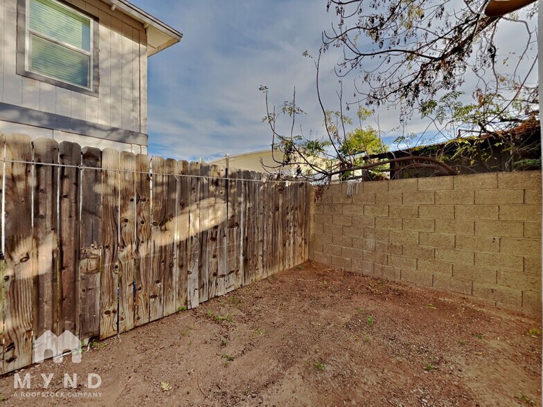 Building Photo - 6649 W Ocotillo Rd