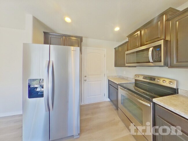 Building Photo - 10865 Aliso Dr