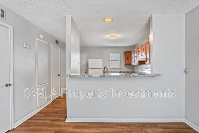 Building Photo - 3221 Ryan St