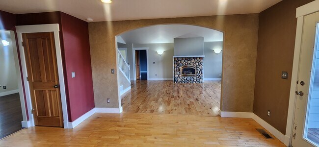 Building Photo - 8105 Alamosa Ln