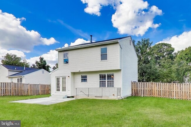 Building Photo - 8813 Francesca Dr
