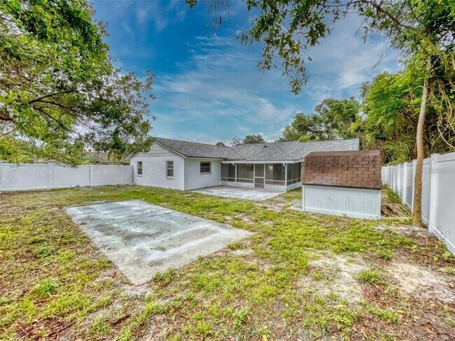 Building Photo - 1836 Plumtree Dr