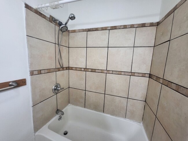 Building Photo - Spacious 3-Bedroom Rental Home in Newark