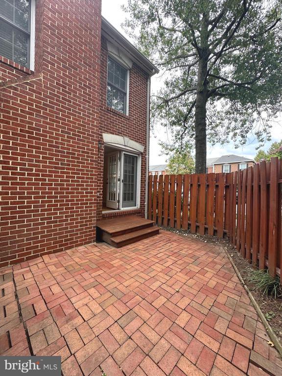 Building Photo - 2120 N Tazewell Ct
