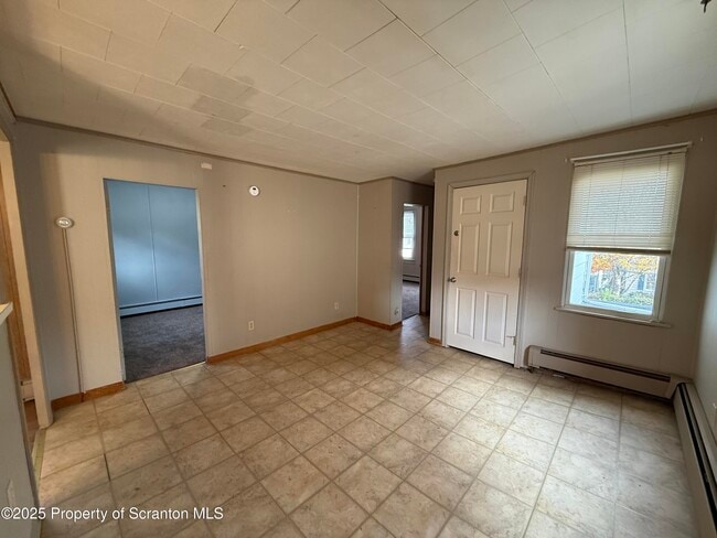 Building Photo - 205 2nd St