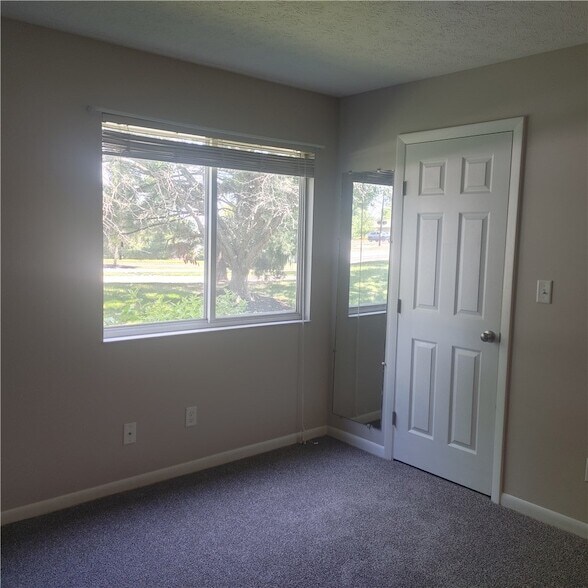 Building Photo - 6620 Green Branch Dr
