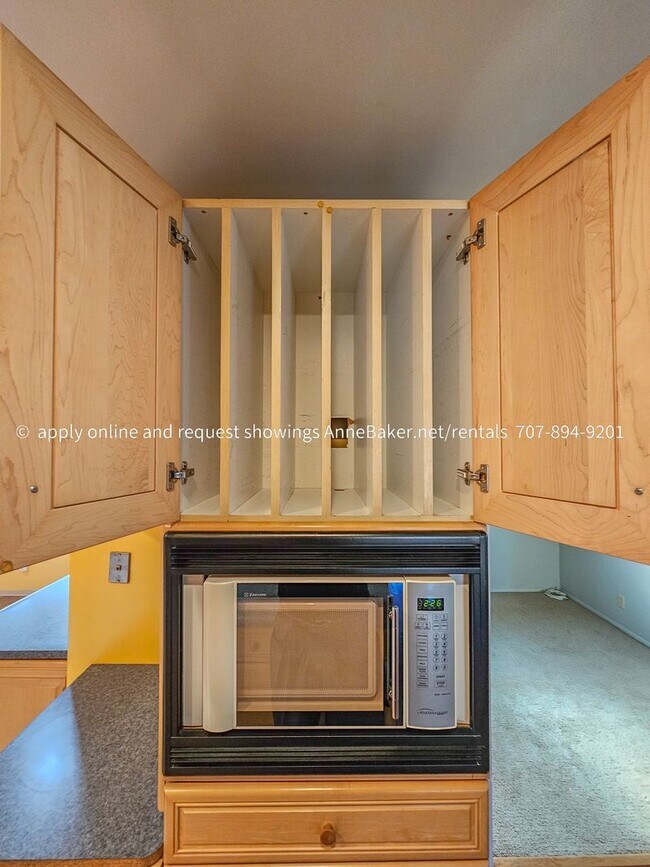 Building Photo - Exquisite Home among the Oak Trees