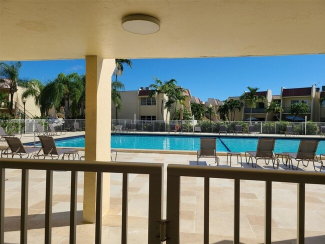 Building Photo - 13923 SW 90th Ave