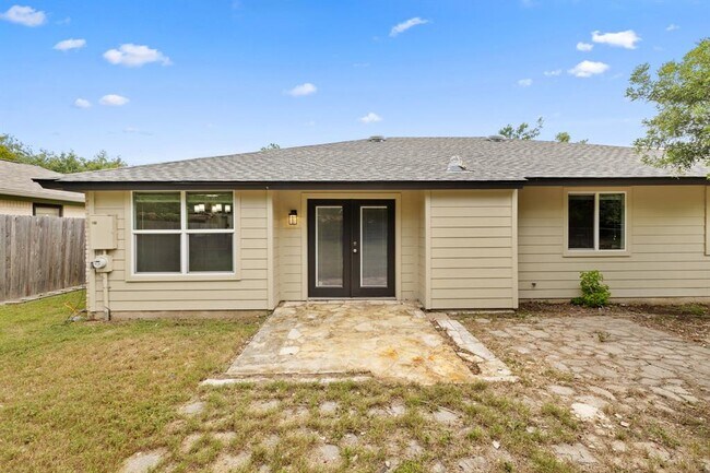 Building Photo - 1100 Red Cliff Dr