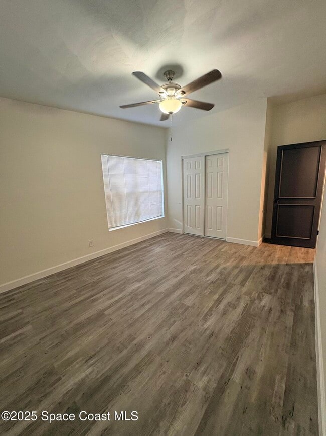 Building Photo - 1217 Pinewood Dr