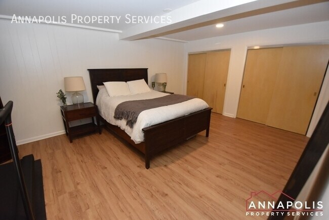 Building Photo - 364 Dun Robbin Dr