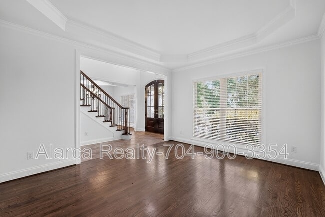 Building Photo - 2718 Old Course Road