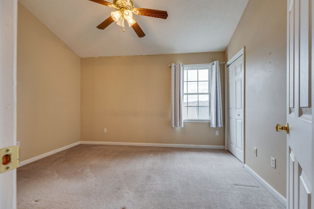 Building Photo - 659 Beaverview Dr