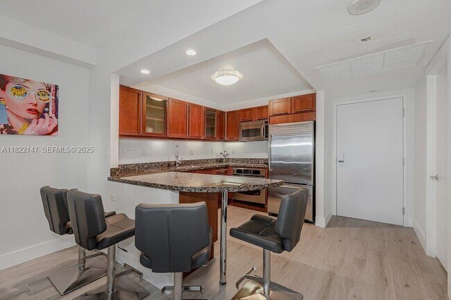 Building Photo - 2301 Collins Ave