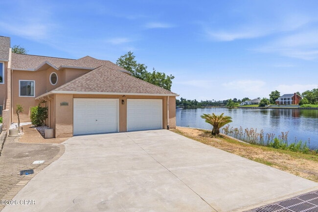 Building Photo - 2718 Country Club Dr