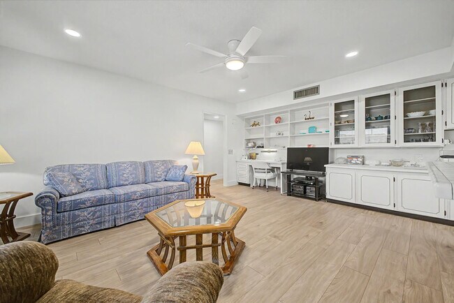 Building Photo - 13222 W Kodiak Dr