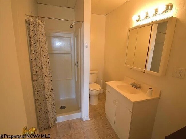 Building Photo - 665 Price St