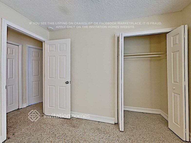Building Photo - 1540 SW 67th Ave