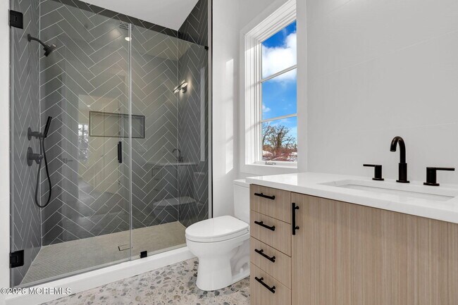 Building Photo - 497 Norwood Ave