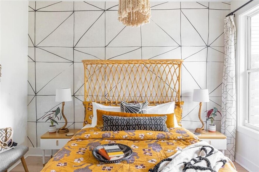 Building Photo - 724 Charles Allen Dr NE