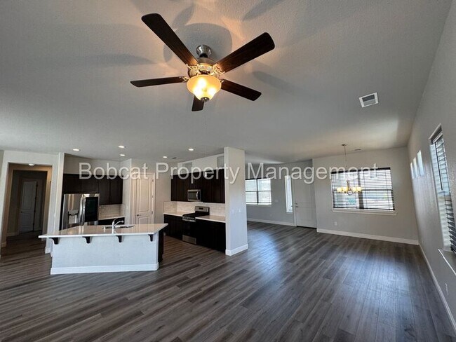 Building Photo - 925 Cranfield Ct