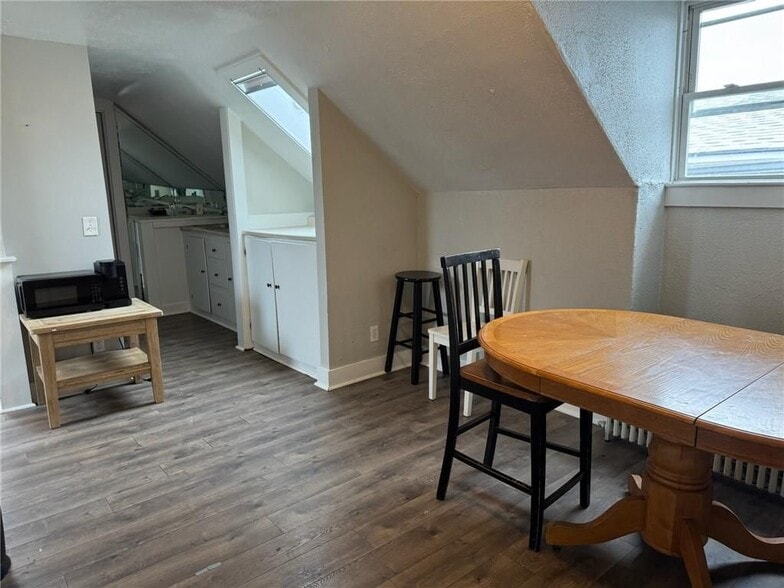 Building Photo - 9 Ann St