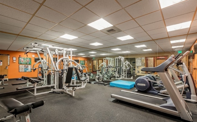 Building Photo - 668 S Lane St