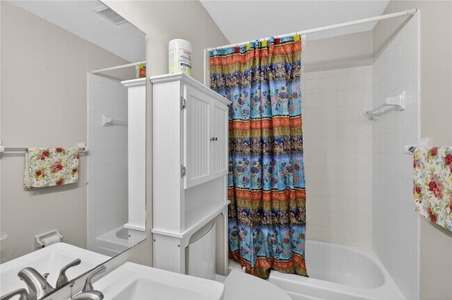 Building Photo - 2065 Oak Beach Blvd