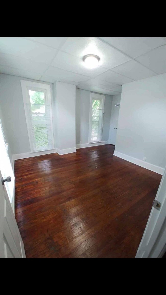 Living room - 1416 Main St