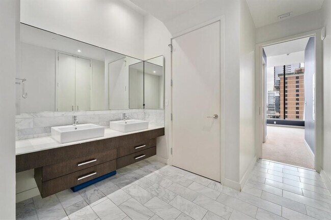 Building Photo - 210 Lavaca St