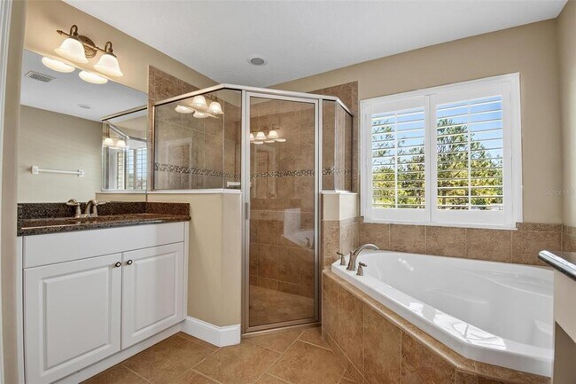 Building Photo - 108 Golfview Ct