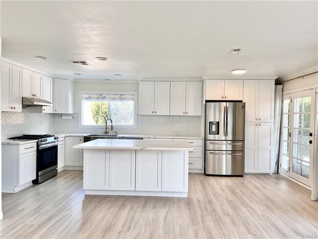 Building Photo - 3795 Plantation Cir