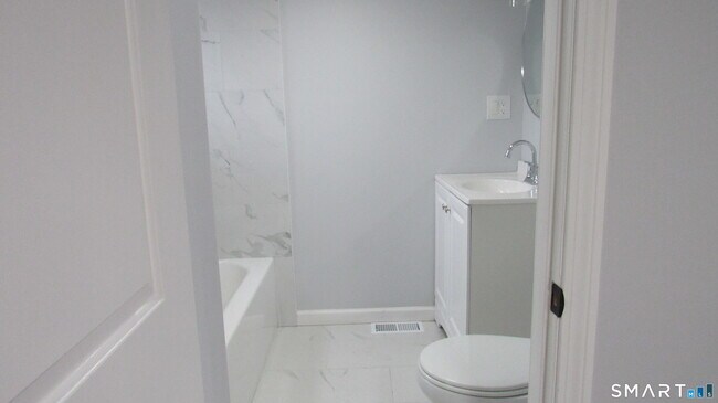 Building Photo - 17 Woodbine St