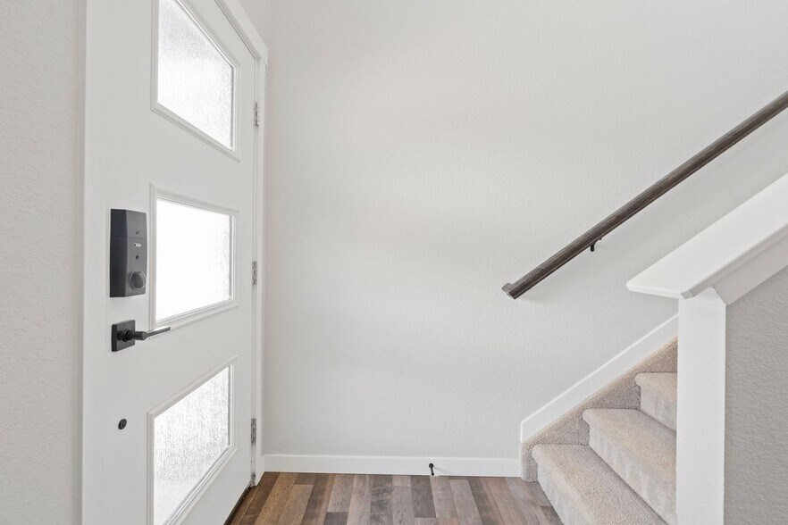 Building Photo - 7371 Hunter Jumper Dr