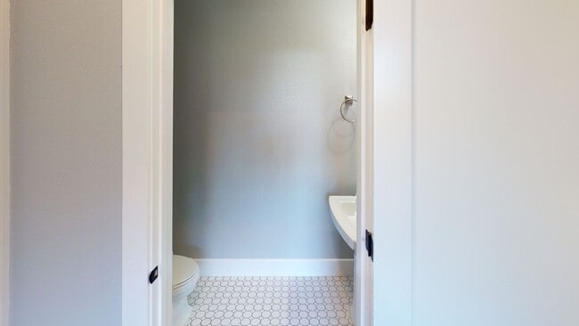 Building Photo - Updated 3 Bedroom (+ bonus room), 3.5 bath...