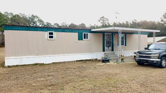 Building Photo - Newly Renovated 2br 1ba Mobile Home