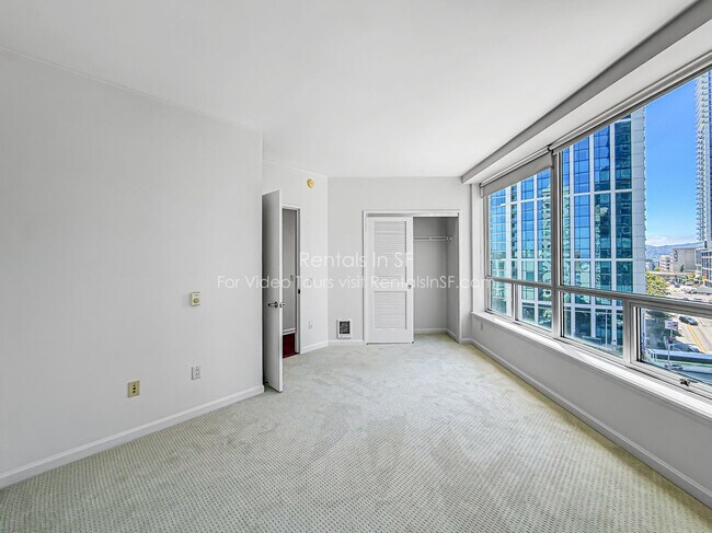 Building Photo - 400 Beale