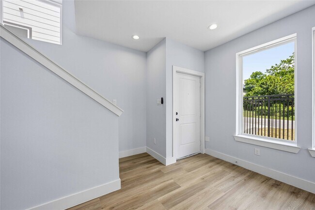 Building Photo - 4138 Larkspur St