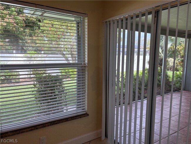 Building Photo - 5652 Eichen Cir