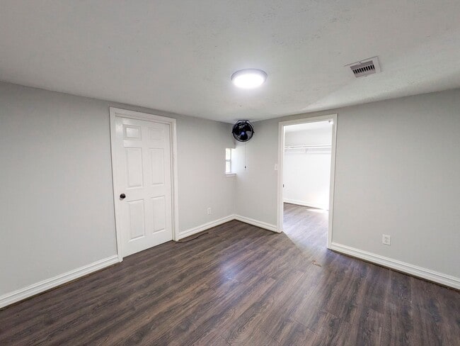 Building Photo - 1125 N Tannahill St