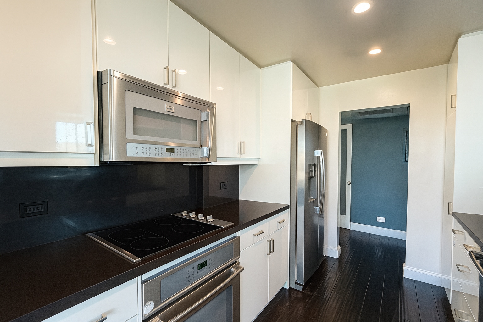 Building Photo - 10501 Wilshire Blvd