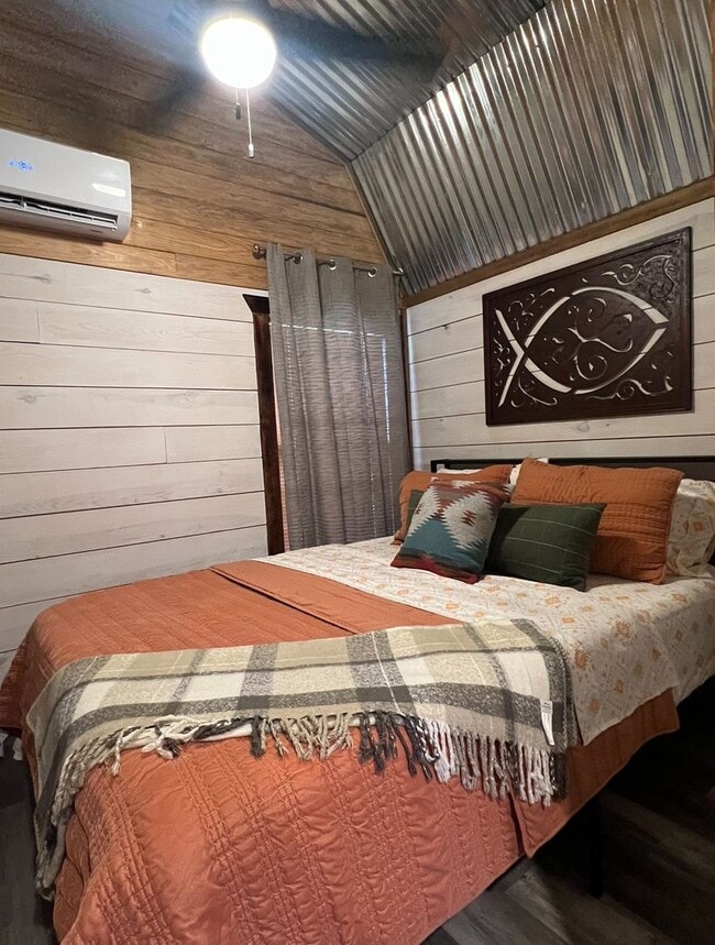 Building Photo - AIRBNB RENTAL ONLY - KARAGAN COTTAGE