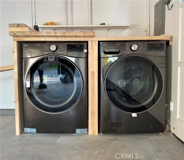 Building Photo - 2212 Linda Flora Dr